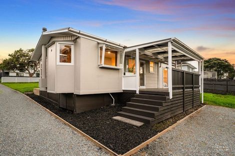 Photo of property in 131 Rosier Road, Glen Eden, Auckland, 0602