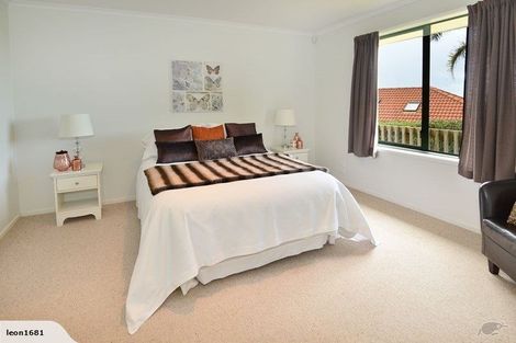 Photo of property in 86a Luckens Road, West Harbour, Auckland, 0618