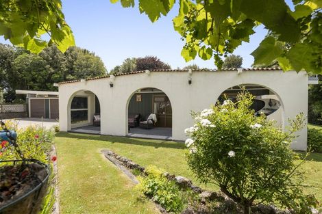 Photo of property in 12 Totara Terrace, Inglewood, 4330