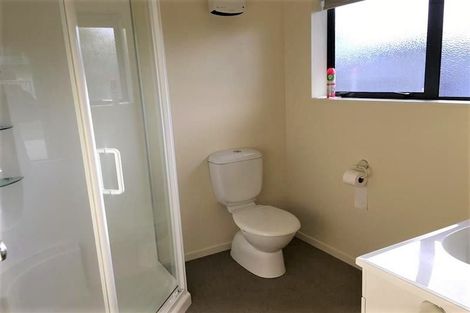 Photo of property in 4 Gandalf Crescent, Paraparaumu, 5032