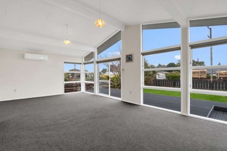Photo of property in 5 Oturi Road, Waverley, 4510