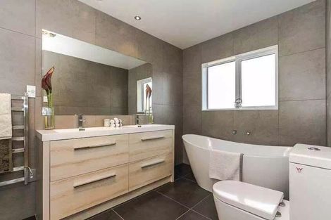 Photo of property in 216e Metcalfe Road, Ranui, Auckland, 0612