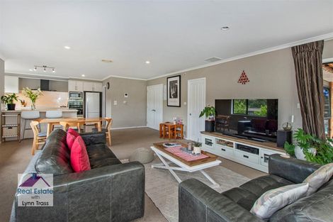 Photo of property in 14 Tieke Place, Horahora, Whangarei, 0110