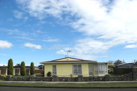 Photo of property in 3 Rimu Street, Levin, 5510