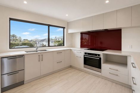 Photo of property in 2/14 Taharoto Road, Takapuna, Auckland, 0622