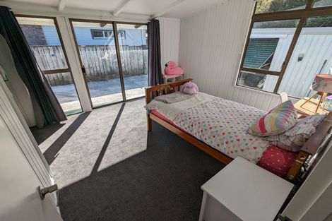 Photo of property in 75 Gillespies Road, Birchville, Upper Hutt, 5018