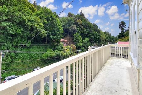 Photo of property in 123a Glenmore Street, Kelburn, Wellington, 6012