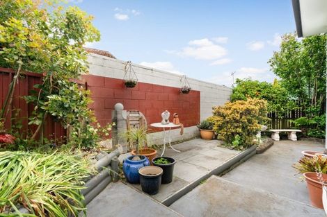 Photo of property in 2/44 Gills Avenue, Papakura, 2110