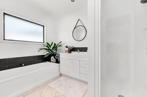 Photo of property in 31c Kakariki Way, Whitemans Valley, Upper Hutt, 5371