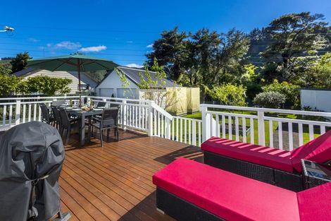 Photo of property in 81 Gemstone Drive, Birchville, Upper Hutt, 5018