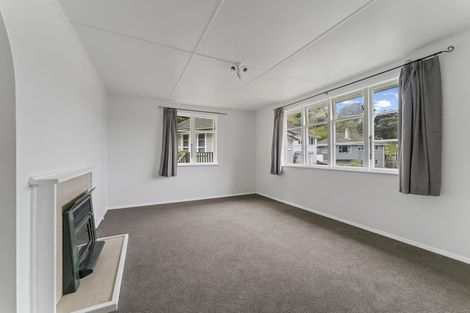 Photo of property in 20 Greer Crescent, Tawa, Wellington, 5028