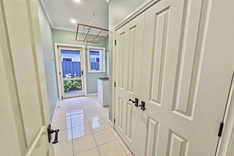 Photo of property in 16 Palliser Place, Poraiti, Napier, 4112