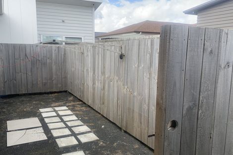 Photo of property in 3 Mutetai Road, Clarks Beach, 2122