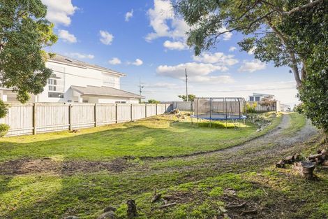 Photo of property in 89 Seaview Road, Paraparaumu Beach, Paraparaumu, 5032