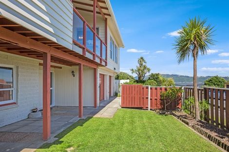 Photo of property in 4 Ettrick Grove, Papakowhai, Porirua, 5024