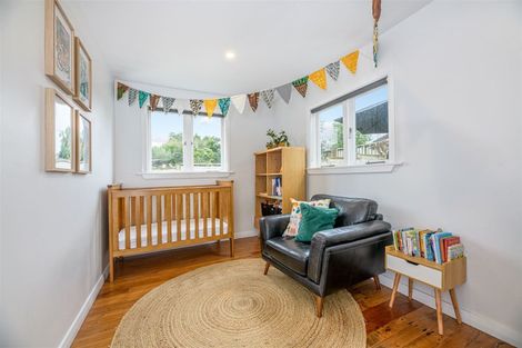 Photo of property in 18 Kamara Road, Glen Eden, Auckland, 0602