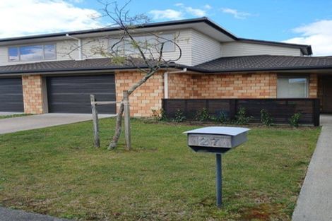 Photo of property in 27/64 Kawaha Point Road, Kawaha Point, Rotorua, 3010