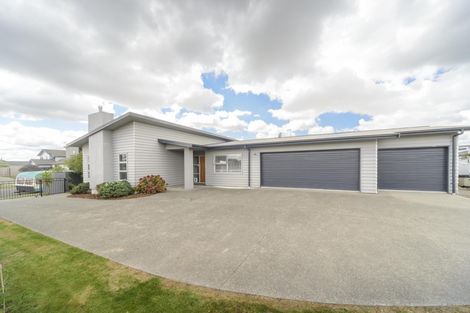 Photo of property in 20 Rosalie Terrace, Kelvin Grove, Palmerston North, 4414