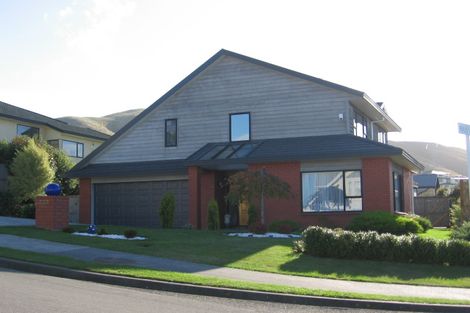 Photo of property in 10 Derry Hill, Churton Park, Wellington, 6037