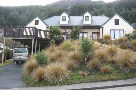 Photo of property in 36 Greenstone Place, Fernhill, Queenstown, 9300