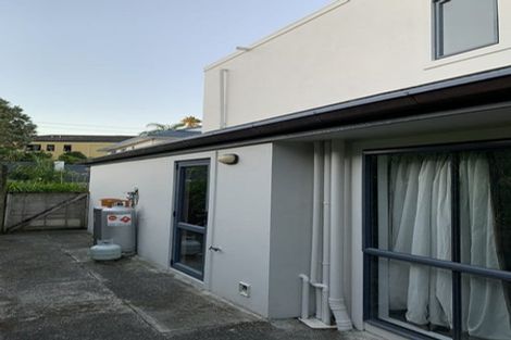 Photo of property in 20a Belleaire Court, West Harbour, Auckland, 0618