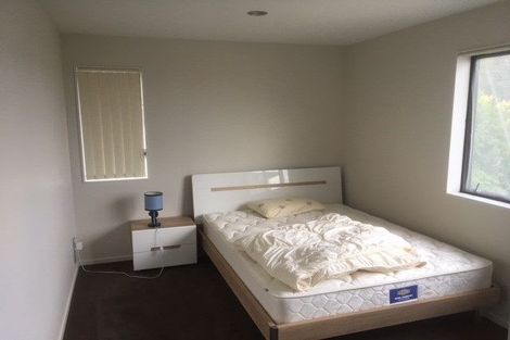 Photo of property in 235b Great North Road, Henderson, Auckland, 0612