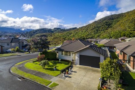 Photo of property in 48 King Charles Drive, Kingsley Heights, Upper Hutt, 5018