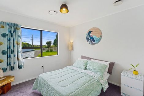 Photo of property in 2 Makora Road, Otaihanga, Paraparaumu, 5036