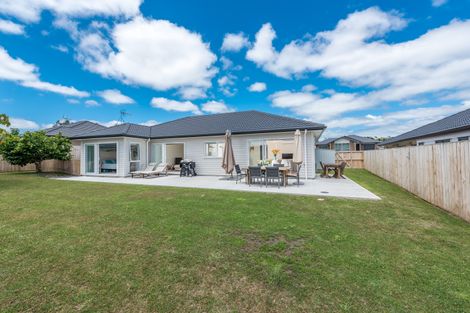 Photo of property in 6 Lockyer Road, Kumeu, 0810