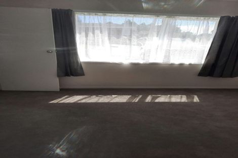 Photo of property in 87 Beechdale Crescent, Pakuranga Heights, Auckland, 2010