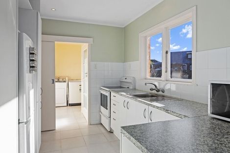 Photo of property in 6 Diana Drive, Glenfield, Auckland, 0627