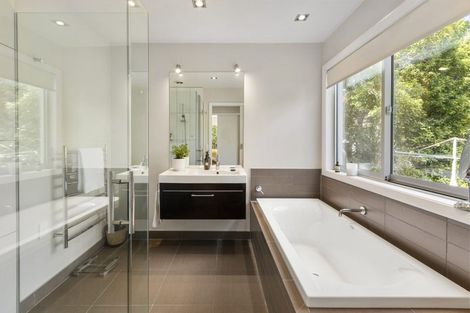 Photo of property in 15 Pelorous Street, Paparangi, Wellington, 6037