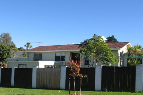 Photo of property in 6 Coey Place, Glen Eden, Auckland, 0602