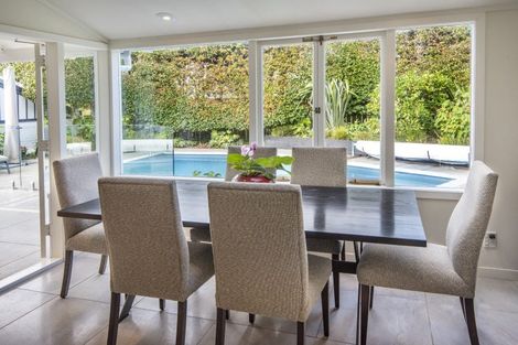 Photo of property in 1/11a Hauraki Road, Hauraki, Auckland, 0622