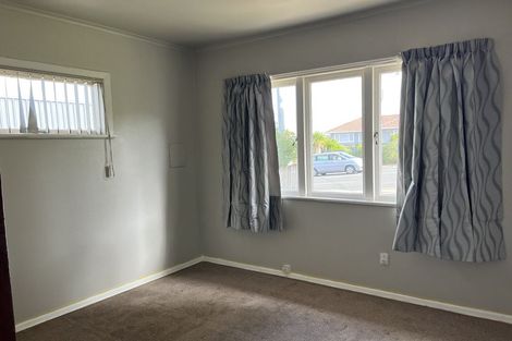 Photo of property in 2/5 Forrest Road, Milford, Auckland, 0620