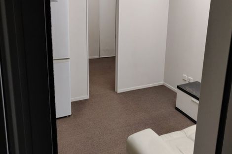 Photo of property in 5 Hazel Glen, Bayview, Auckland, 0629