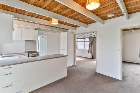 Photo of property in 25 Normandy Place, Henderson, Auckland, 0610