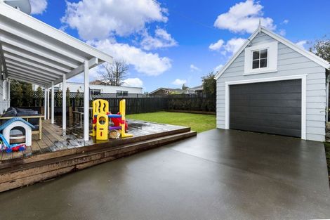 Photo of property in 1/4 Coronation Street, Belmont, Auckland, 0622