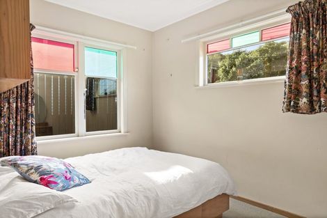 Photo of property in 54 Salford Street, Newlands, Wellington, 6037