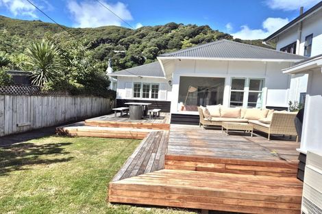 Photo of property in 403 Muritai Road, Eastbourne, Lower Hutt, 5013