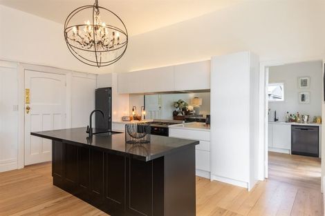 Photo of property in 80 Holly Road, St Albans, Christchurch, 8014