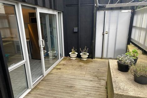 Photo of property in 5c Salmont Place, Kelburn, Wellington, 6012