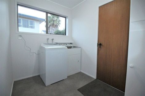 Photo of property in 1/21 Kiteroa Terrace, Rothesay Bay, Auckland, 0630