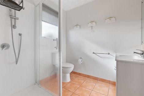 Photo of property in 15 Mt Lebanon Crescent, The Gardens, Auckland, 2105