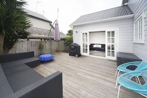 Photo of property in 5/28-36 Beach Road, Northcote Point, Auckland, 0627
