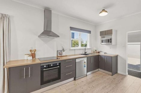 Photo of property in 77 Fitzherbert Avenue, Tawhero, Whanganui, 4501