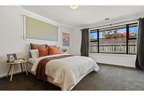 Photo of property in 1/100 Prestons Road, Redwood, Christchurch, 8051