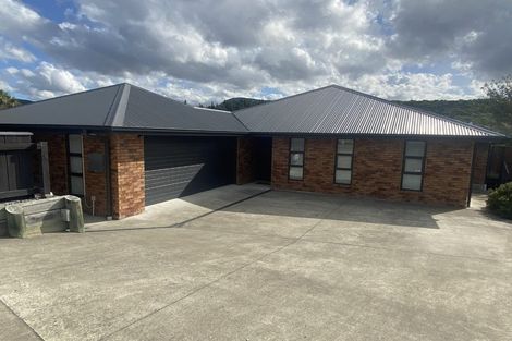 Photo of property in 27 Glentui Place, Waikawa, Picton, 7220