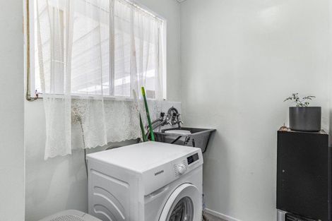 Photo of property in 76 Brandon Street, Featherston, 5710