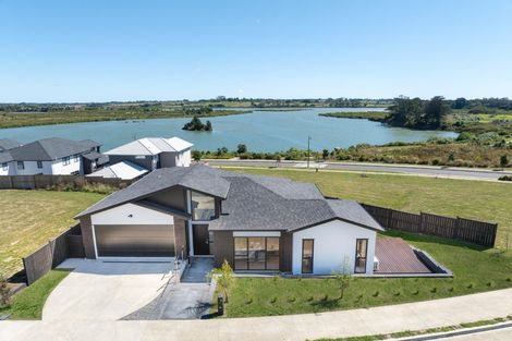 Photo of property in 14 Emerald Avenue, Rosehill, Papakura, 2113